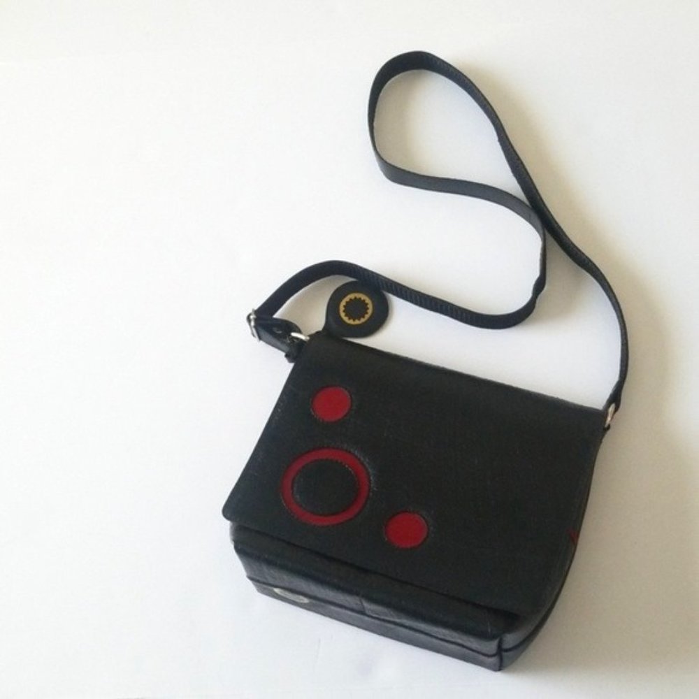 "Eco-Friendly Chic: Global Exchange Fair Trade Messenger Bag"